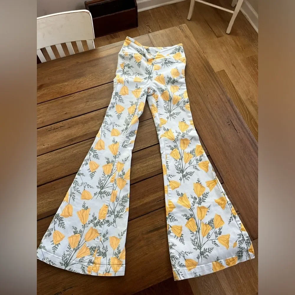 We The Free Venice Beach high-rise flare jeans; Size 24 w/Plenty of stretch!